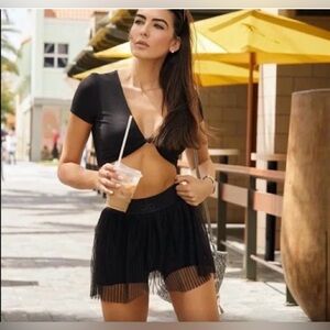 Alo Yoga, flirty mesh black tennis skirt - medium